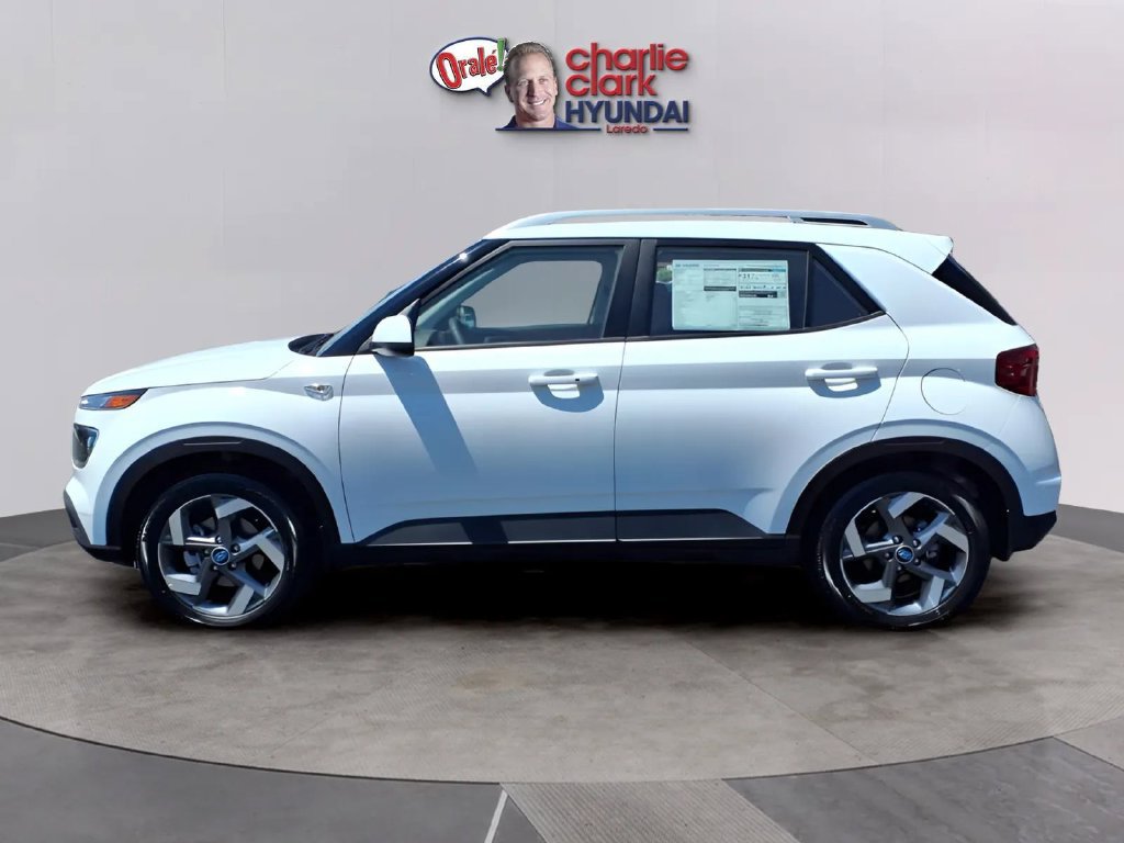 New 2026 Hyundai Venue SEL FWD image 2