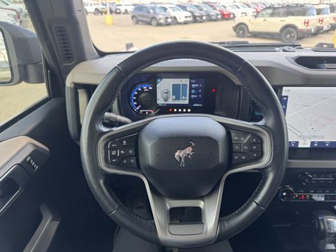Used 2023 Ford Bronco Wildtrak image 5