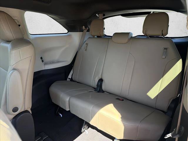 Used 2022 Toyota Sienna XLE w/ XLE Plus Package FWD image 26