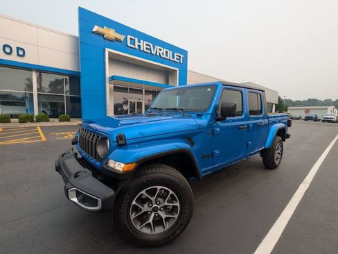 Used 2024 Jeep Gladiator Sport w/ Dual Top Group AWD/4WD image 27
