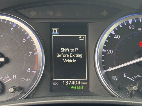 Used 2018 Toyota Highlander Limited AWD/4WD image 32