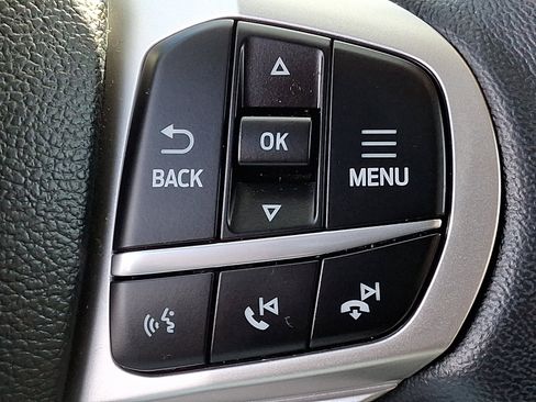 Used 2023 Ford Explorer XLT image 22