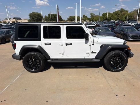 Used 2022 Jeep Wrangler Unlimited Sport AWD/4WD image 6