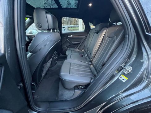 Used 2021 Audi Q5 2.0T Premium w/ Convenience Package image 18