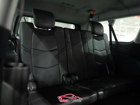 Used 2019 Cadillac Escalade ESV Luxury image 20
