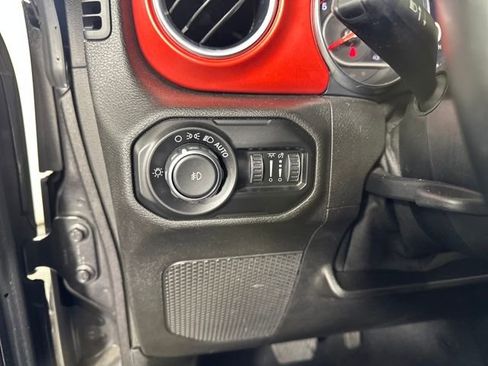 Used 2019 Jeep Wrangler Unlimited Rubicon image 19
