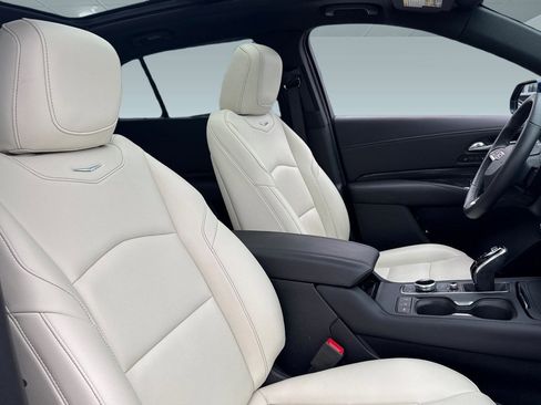 Used 2020 Cadillac XT4 Sport w/ Cold Weather Package image 30