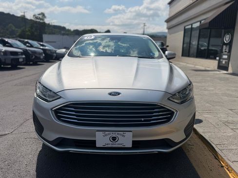 Used 2019 Ford Fusion SE FWD image 7