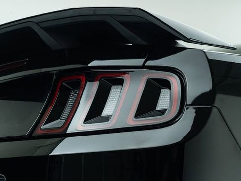 Used 2013 Ford Mustang GT Premium image 15