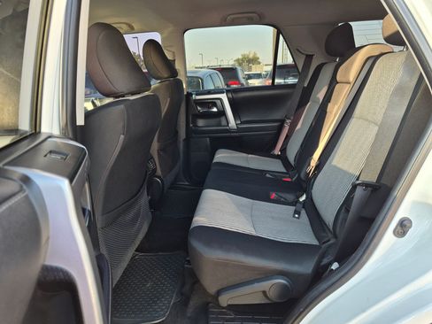 Used 2022 Toyota 4Runner SR5 AWD/4WD image 27