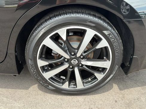 Used 2018 Nissan Altima 2.5 SR FWD image 11