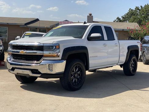 Used 2018 Chevrolet Silverado 1500 LT w/ All Star Edition AWD/4WD image 2