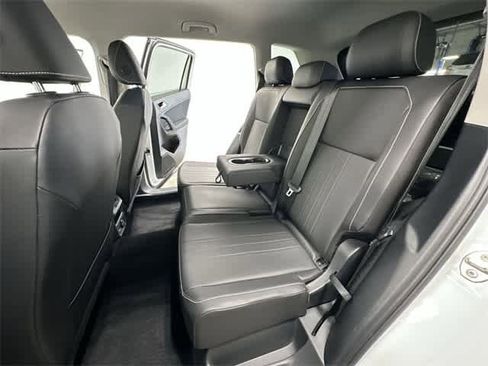 Certified 2022 Volkswagen Tiguan SE image 19