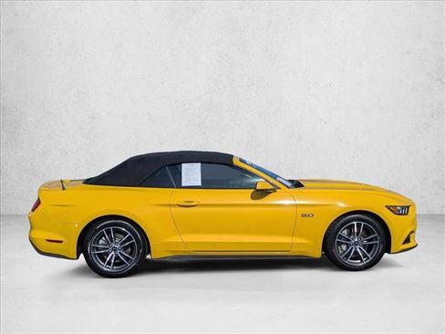Used 2017 Ford Mustang GT Premium image 4