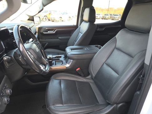 Used 2022 Chevrolet Silverado 1500 RST w/ Redline Edition AWD/4WD image 22