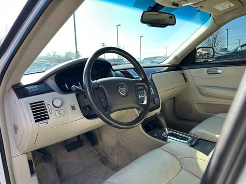 Used 2011 Cadillac DTS Luxury image 21