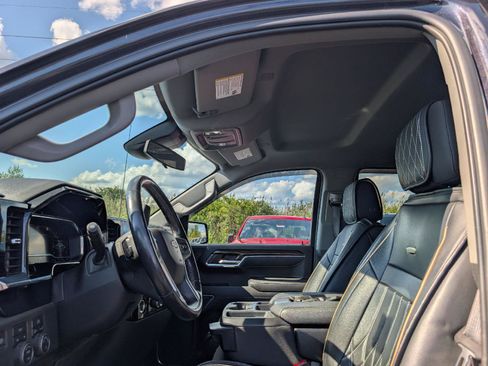 Used 2022 Chevrolet Silverado 1500 LT AWD/4WD image 8