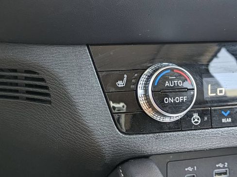 Used 2024 Mitsubishi Outlander SEL AWD/4WD image 32