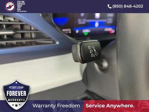 Used 2022 Volkswagen Taos SE FWD image 20