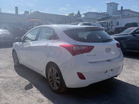 Used 2016 Hyundai Elantra GT w/ Option Group 02 FWD image 3