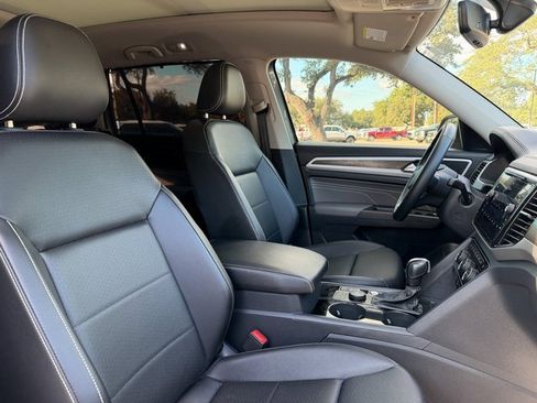 Used 2022 Volkswagen Atlas SE image 17