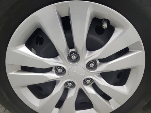 Used 2023 Kia Soul LX image 31