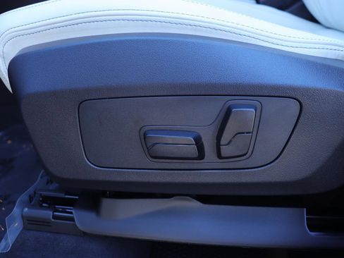 Used 2026 BMW X1 xDrive28i w/ Technology Package image 28