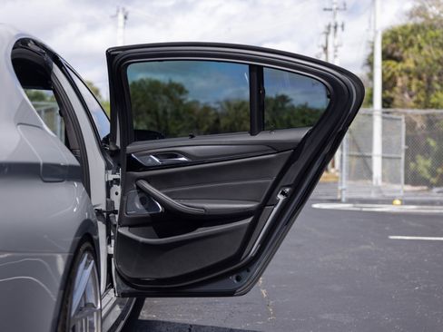 Used 2019 BMW M5 w/ Executive Package image 40