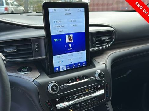 Certified 2020 Ford Explorer Platinum w/ Premium Technology Package image 28