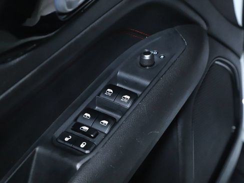 Used 2025 Jeep Compass Trailhawk AWD/4WD image 16