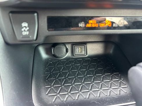 Used 2025 Toyota RAV4 XLE w/ Convenience Package FWD image 20