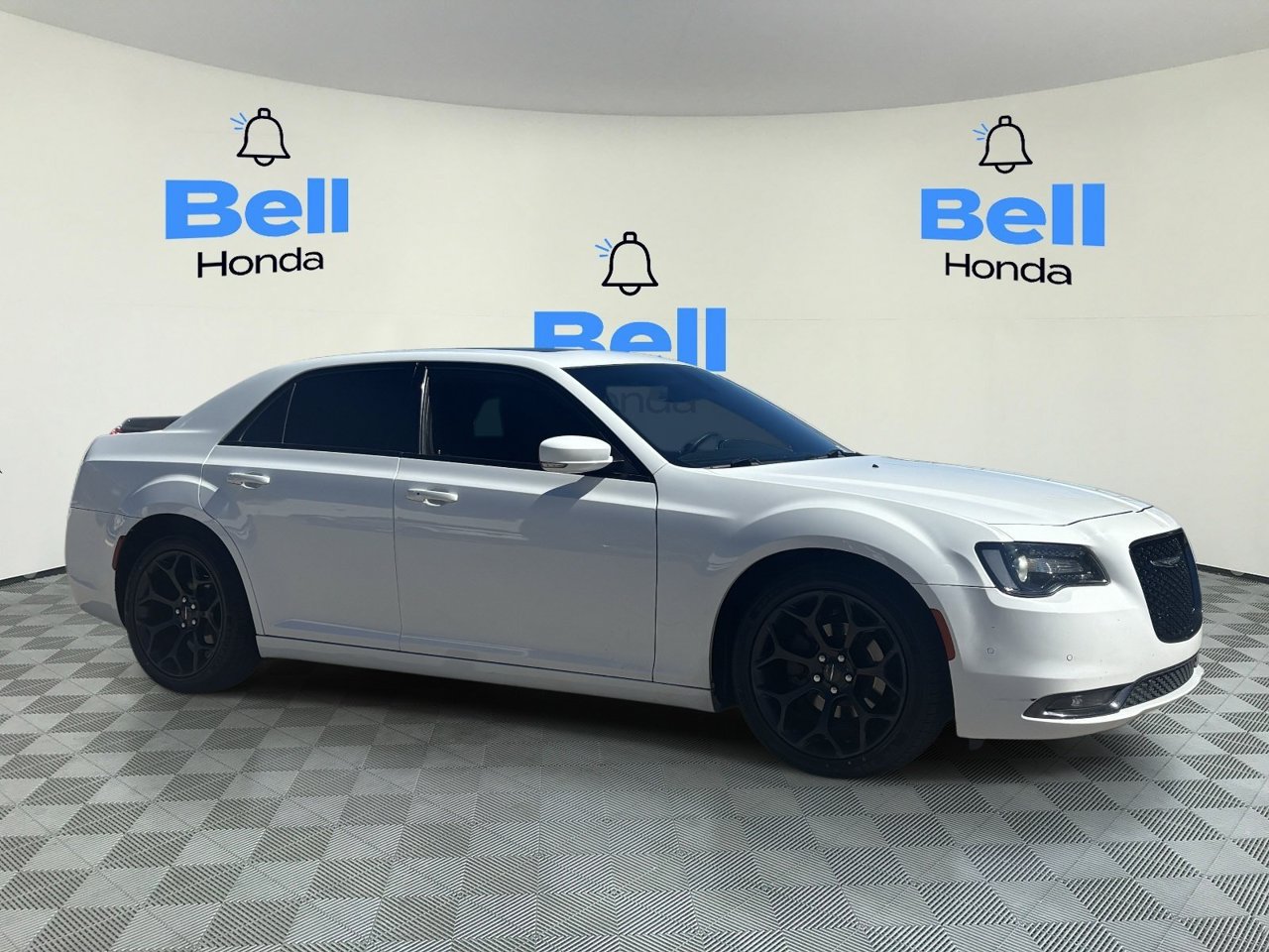 Used 2019 Chrysler 300 S w/ 300S Premium Group RWD image 6