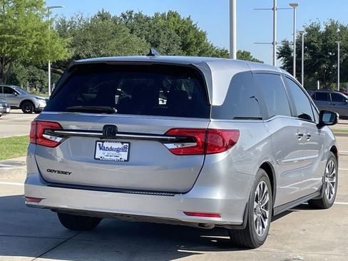 Certified 2024 Honda Odyssey EX-L image 4
