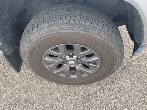 Used 2021 Toyota Tacoma 2WD Double Cab image 10