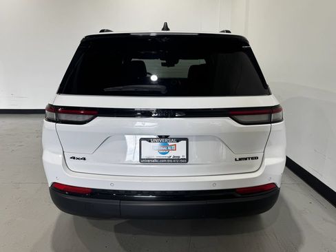 Used 2024 Jeep Grand Cherokee Limited w/ Luxury Tech Group II AWD/4WD image 25