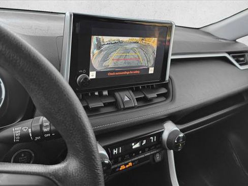Used 2025 Toyota RAV4 XLE AWD/4WD image 14