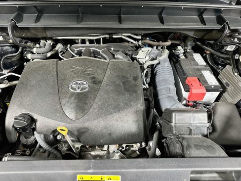 Used 2022 Toyota Highlander Platinum AWD/4WD image 19
