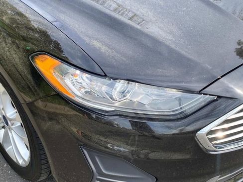 Used 2019 Ford Fusion SE image 4