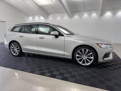 Used 2020 Volvo V60 T5 Momentum