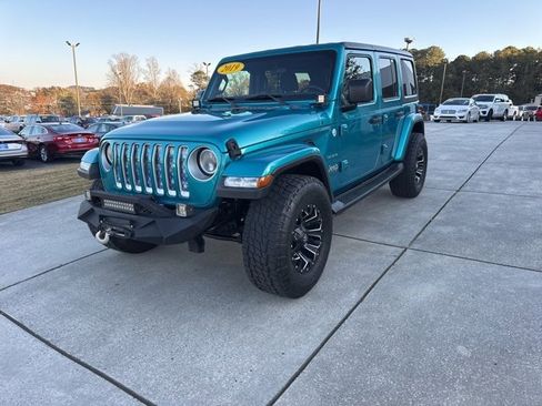 Used 2019 Jeep Wrangler Unlimited Sahara image 3