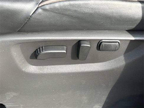 Used 2024 Nissan Armada Platinum w/ Captain's Chairs Package image 18