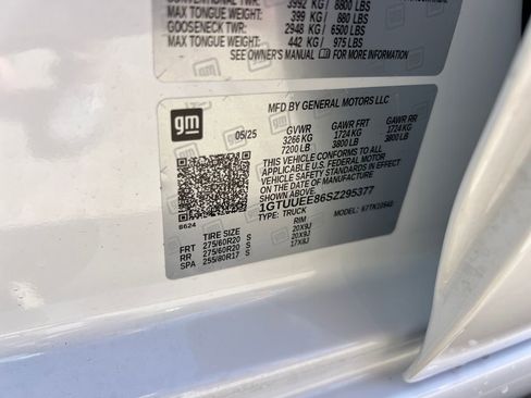 Certified 2025 GMC Sierra 1500 AT4 w/ AT4 Premium Package image 33