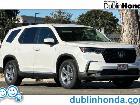 New 2025 Honda Pilot EX-L image 1