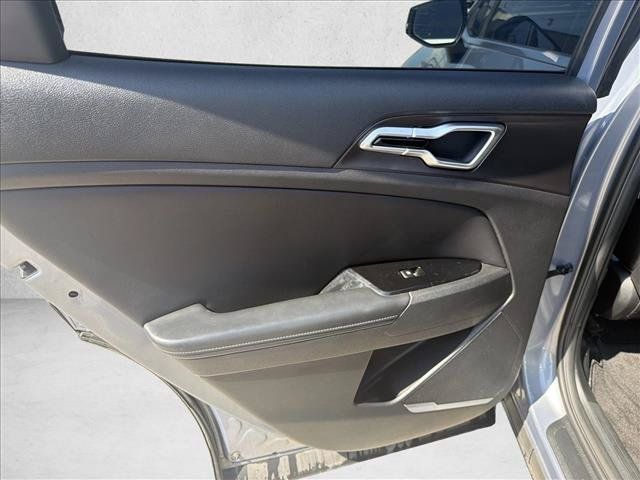 Used 2023 Kia Sportage EX FWD image 17
