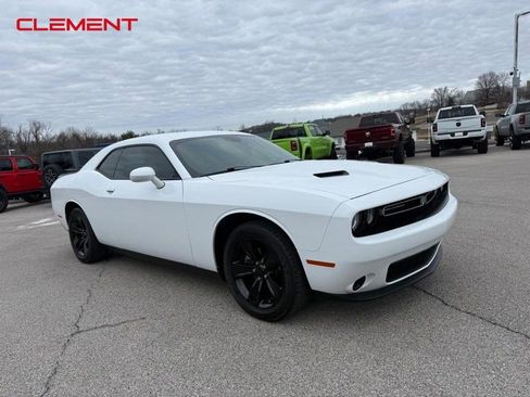 Used 2023 Dodge Challenger SXT image 9