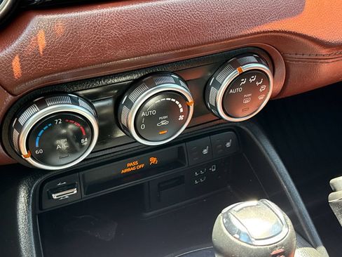 Used 2019 MAZDA MX-5 Miata RF Grand Touring RWD image 23