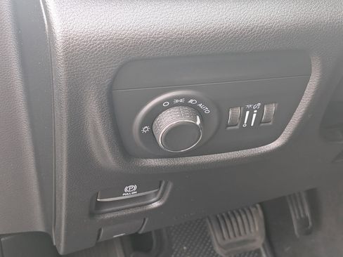 Certified 2021 Jeep Grand Cherokee L Laredo w/ Luxury Tech Group I image 15