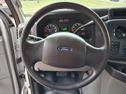 Used 2015 Ford E-350 and Econoline 350 Super Duty image 12
