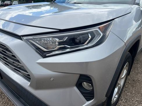 Used 2019 Toyota RAV4 Limited w/ Carpet Mat Package AWD/4WD image 10