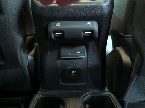 Used 2020 Jeep Wrangler Unlimited Rubicon w/ Dual Top Group AWD/4WD image 32